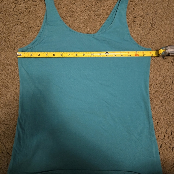 Turquoise tank - Picture 3 of 3